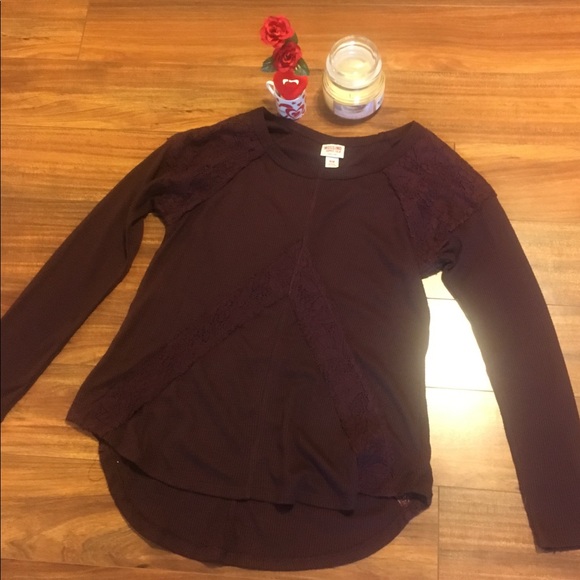 Top - Picture 1 of 2